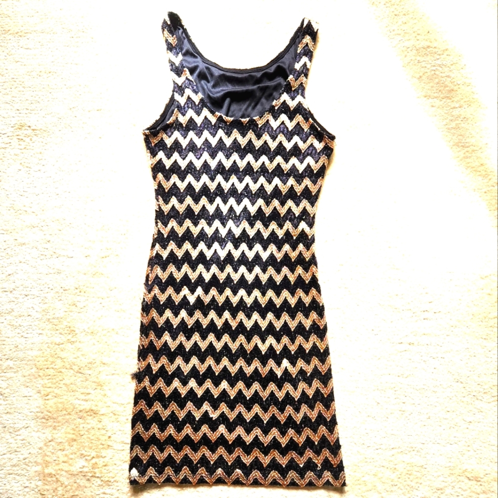 Forever 21 Black & Gold Chevron Dress